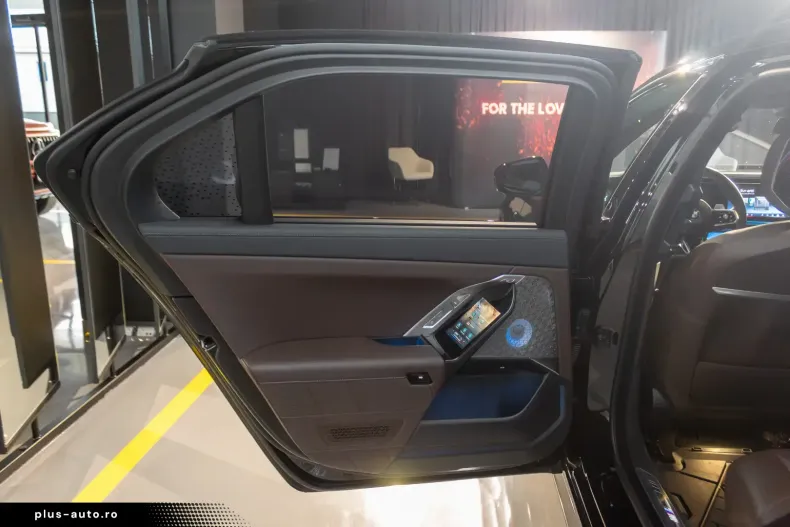 BMW 750 din 2023 cu 68.150 km - oferta BMW166389 - foto 23
