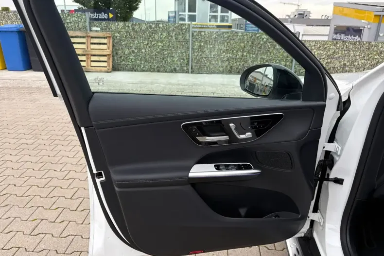 Mercedes-Benz GLC 220 din 2025 cu 17.500 km - oferta MER166399 - foto 31