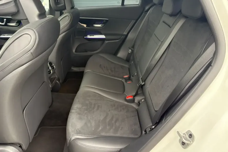 Mercedes-Benz GLC 220 din 2025 cu 17.500 km - oferta MER166399 - foto 32