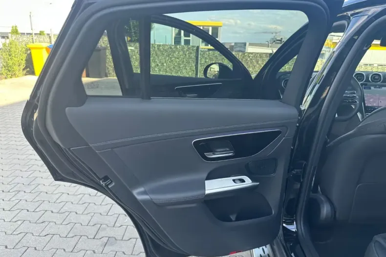 Mercedes-Benz GLC 220 din 2025 cu 11.000 km - oferta MER166400 - foto 10