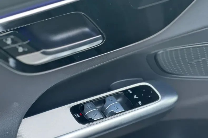 Mercedes-Benz GLC 220 din 2025 cu 11.000 km - oferta MER166400 - foto 12