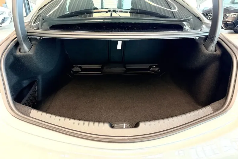 Mercedes-Benz CLE 300 din 2024 cu 13.800 km - oferta MER166407 - foto 17