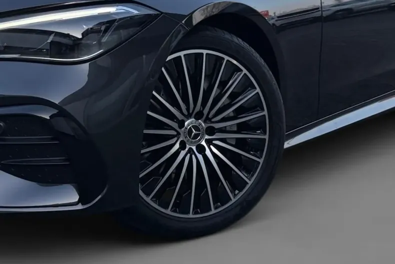 Mercedes-Benz CLE 200 din 2024 cu 4.168 km - oferta MER166410 - foto 9