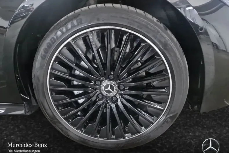 Mercedes-Benz CLE 300 din 2024 cu 12.748 km - oferta MER166415 - foto 4