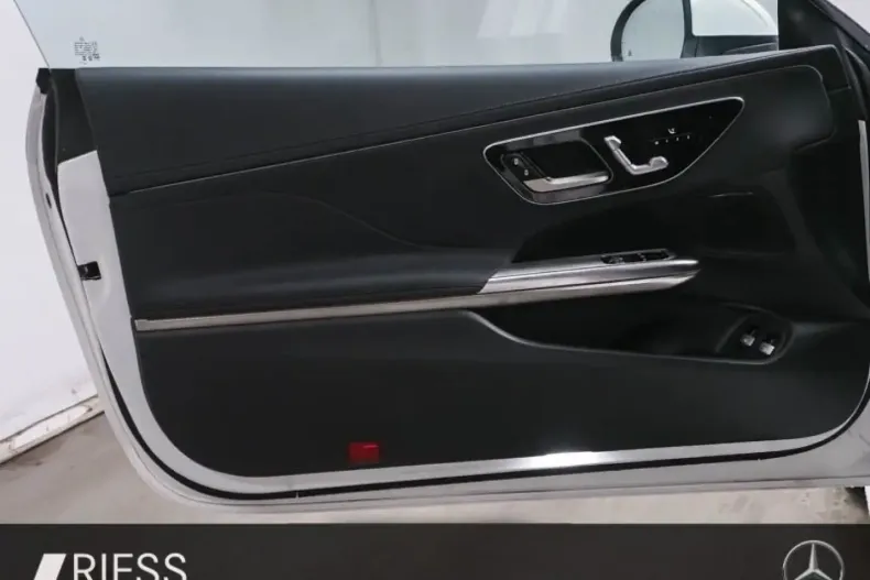 Mercedes-Benz CLE 300 din 2024 cu 11.371 km - oferta MER166424 - foto 9