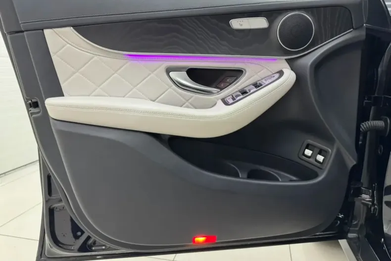 Mercedes-Benz GLC 300 din 2021 cu 98.115 km - oferta MER166428 - foto 30