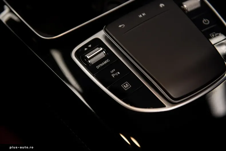 Mercedes-Benz GLC 300 din 2020 cu 21.545 km - oferta MER166442 - foto 26