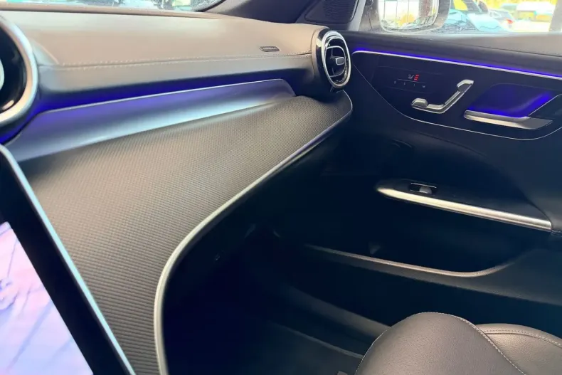 Mercedes-Benz C 300 din 2023 cu 11.000 km - oferta MER166455 - foto 19