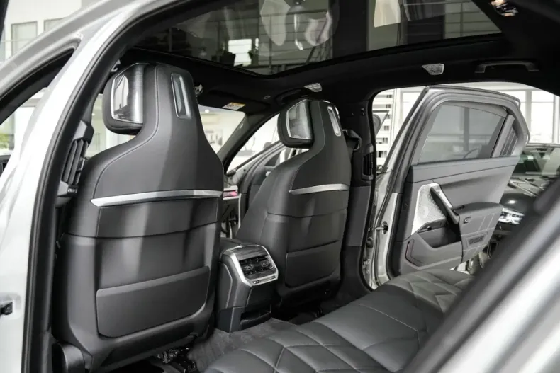 BMW 740 din 2024 cu 17.800 km - oferta BMW166459 - foto 29