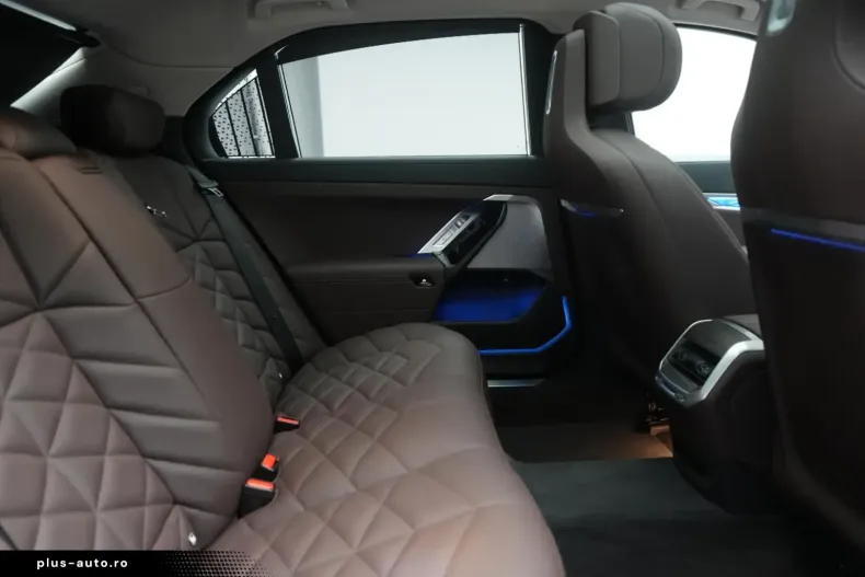 BMW i7 din 2024 cu 11.000 km - oferta BMW166460 - foto 8