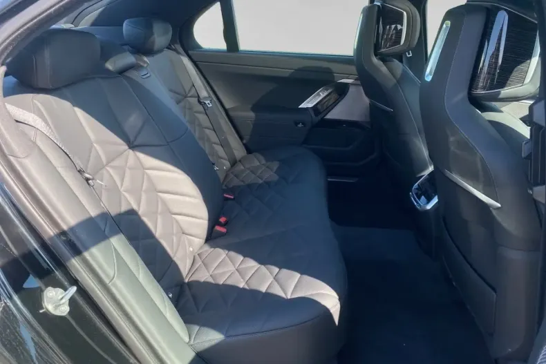 BMW i7 din 2024 cu 23.532 km - oferta BMW166462 - foto 12