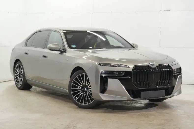 BMW i7 din 2025 cu 45.942 km - oferta BMW166463 - foto 2