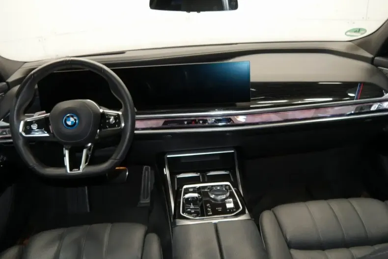 BMW i7 din 2025 cu 45.942 km - oferta BMW166463 - foto 6