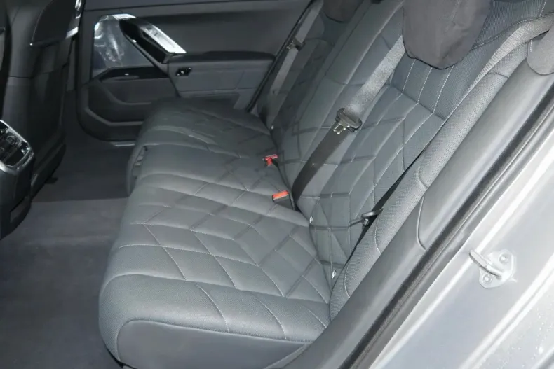 BMW i7 din 2025 cu 45.942 km - oferta BMW166463 - foto 10