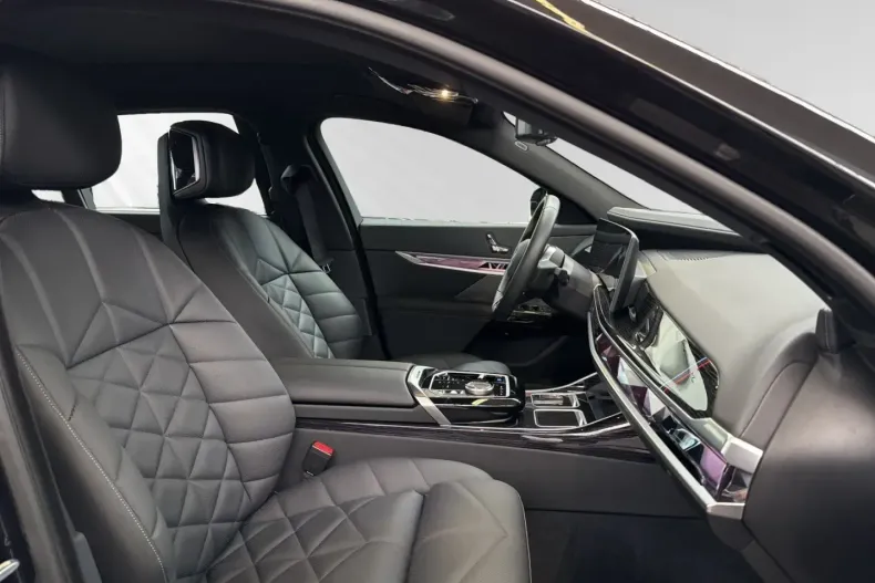 BMW i7 din 2024 cu 24.300 km - oferta BMW166464 - foto 10