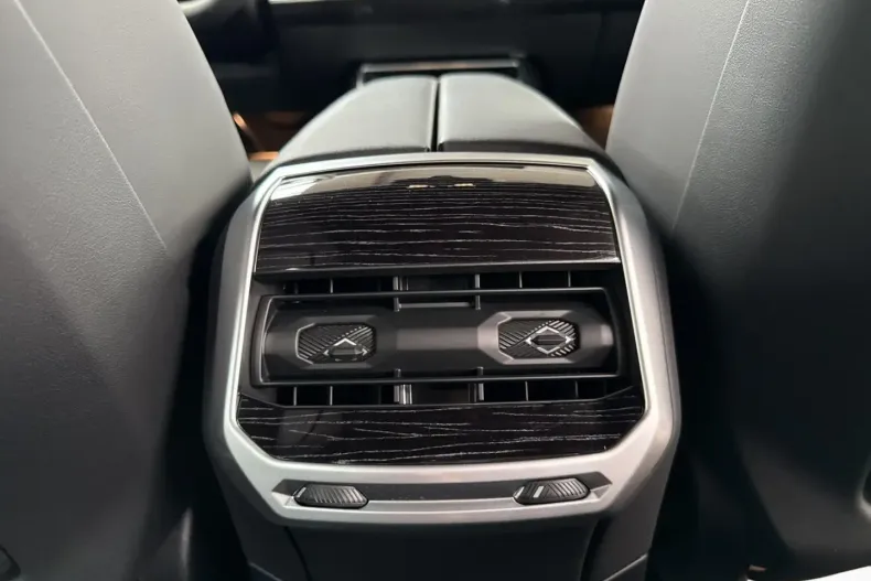 BMW i7 din 2024 cu 24.300 km - oferta BMW166464 - foto 19