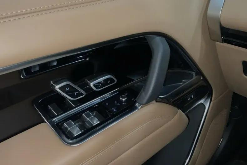 Land Rover Range Rover din 2023 cu 32.434 km - oferta LAN166465 - foto 16