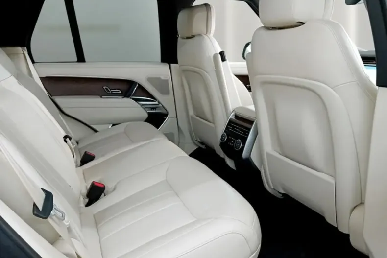 Land Rover Range Rover din 2025 cu 11.776 km - oferta LAN166466 - foto 18