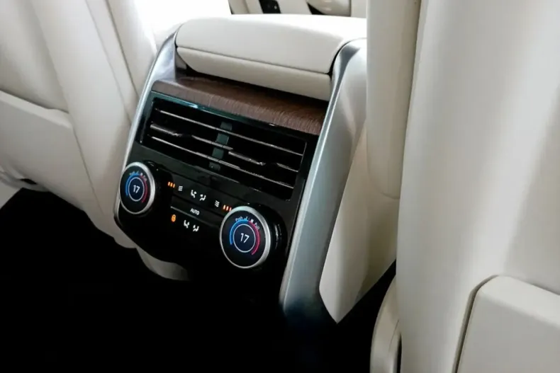 Land Rover Range Rover din 2025 cu 11.776 km - oferta LAN166466 - foto 19