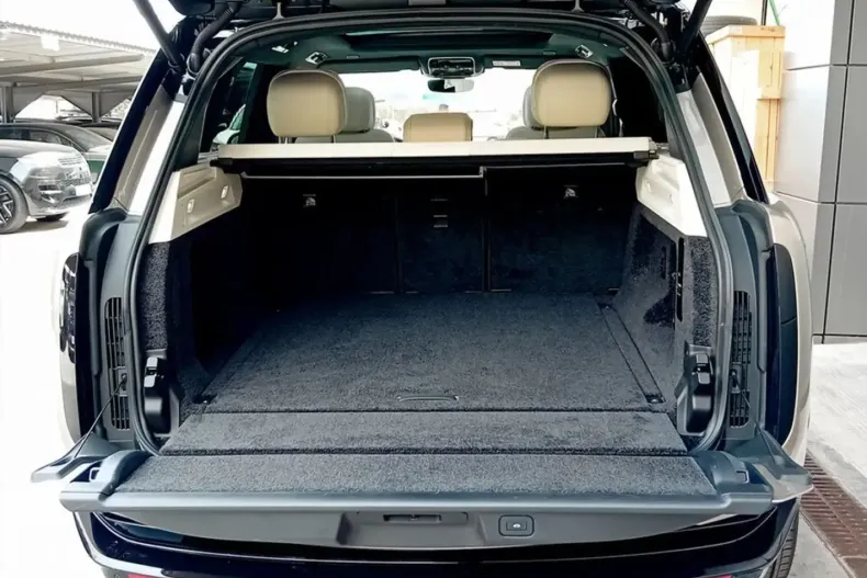 Land Rover Range Rover din 2025 cu 11.776 km - oferta LAN166466 - foto 22