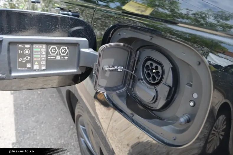 Land Rover Range Rover Sport din 2023 cu 5.700 km - oferta LAN166470 - foto 6