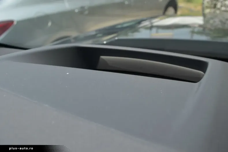 Land Rover Range Rover Sport din 2023 cu 5.700 km - oferta LAN166470 - foto 11