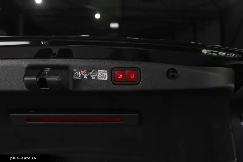 Mercedes-Benz E 300 din 2025 cu 5.000 km - oferta MER166480 - foto 25