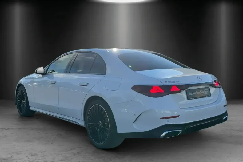 Mercedes-Benz E 300 din 2024 cu 11.002 km - oferta MER166481 - foto 3