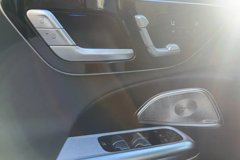 Mercedes-Benz E 300 din 2024 cu 11.002 km - oferta MER166481 - foto 8