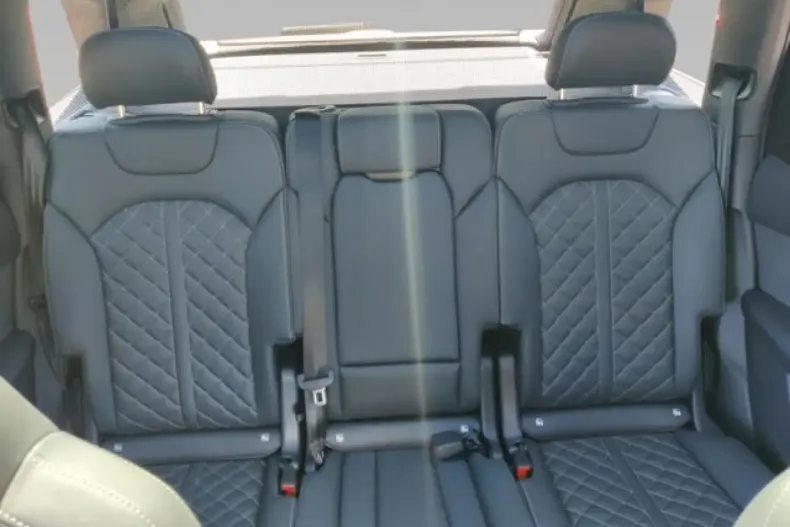 Audi Q7 din 2024 cu 9.248 km - oferta AUD166491 - foto 13