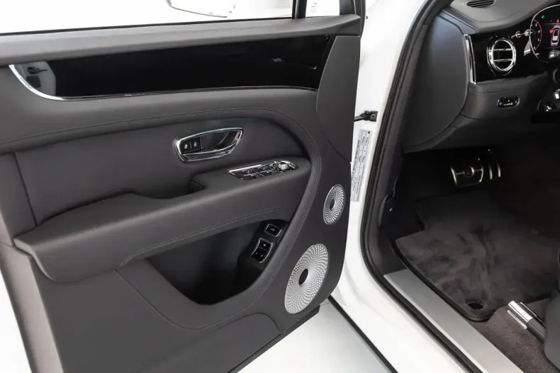 Bentley Bentayga din 2025 cu 6.300 km - oferta BEN166496 - foto 11