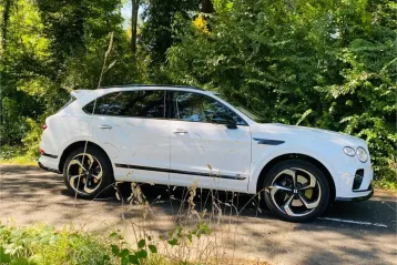 Bentley Bentayga din 2023 - oferta BEN166498