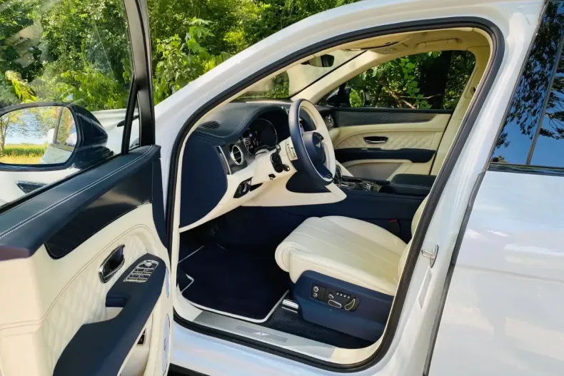 Bentley Bentayga din 2023 cu 15.600 km - oferta BEN166498 - foto 18