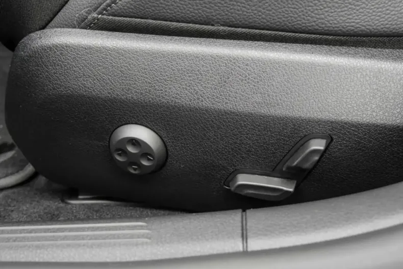 Mercedes-Benz E 300 din 2024 cu 28.792 km - oferta MER166506 - foto 14