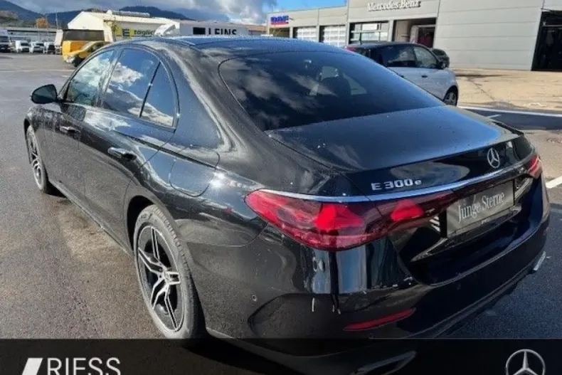 Mercedes-Benz E 300 din 2024 cu 60.061 km - oferta MER166507 - foto 6