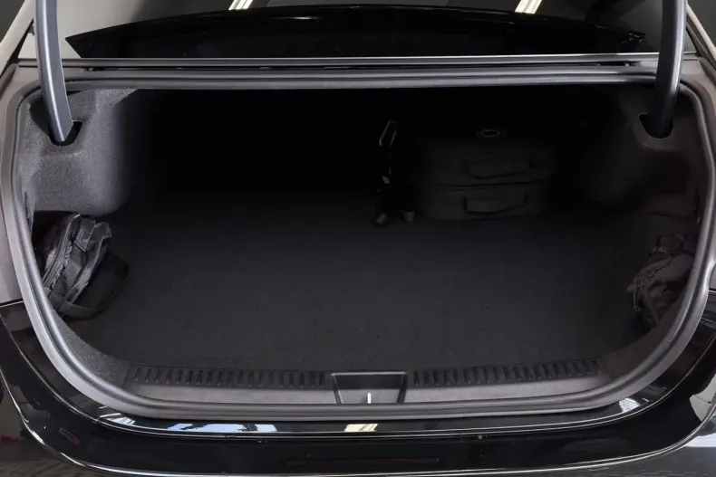 Mercedes-Benz E 300 din 2024 cu 6.868 km - oferta MER166509 - foto 11