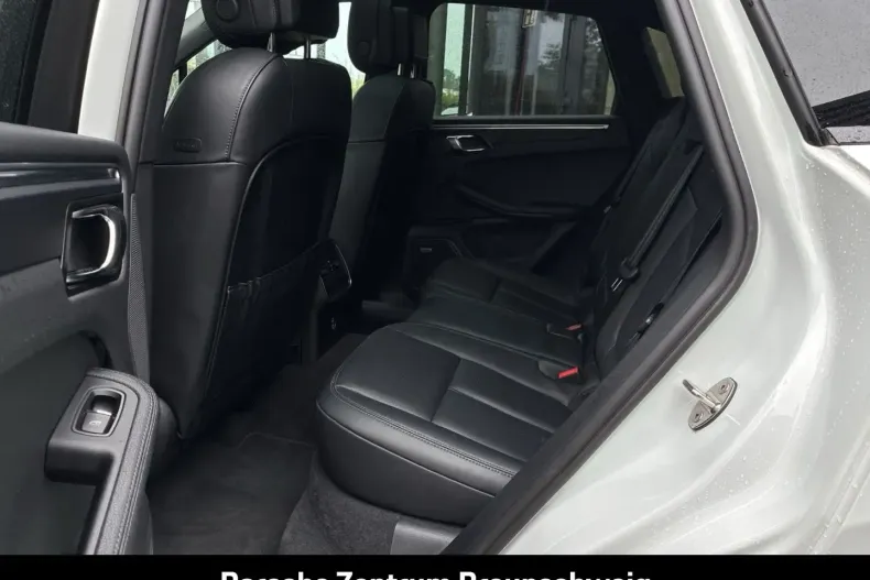 Porsche Macan din 2023 cu 34.999 km - oferta POR166522 - foto 19