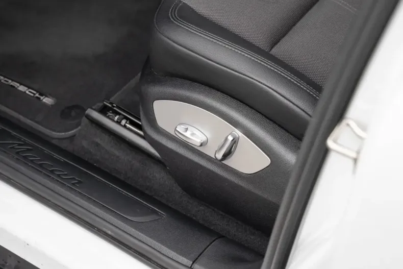 Porsche Macan din 2022 cu 44.100 km - oferta POR166527 - foto 18