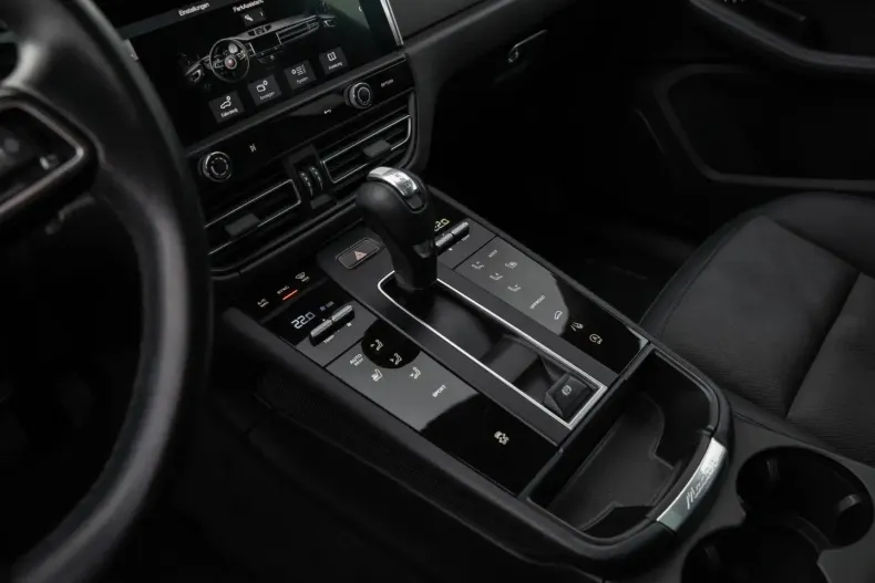 Porsche Macan din 2022 cu 44.100 km - oferta POR166527 - foto 20