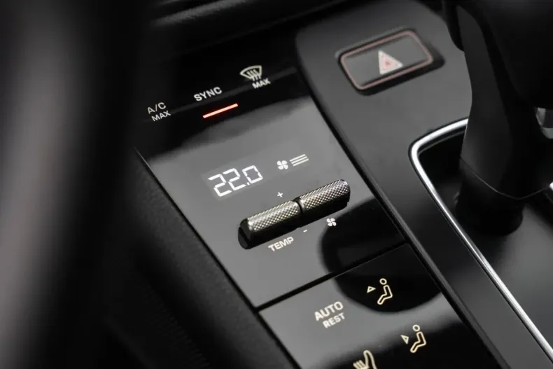 Porsche Macan din 2022 cu 44.100 km - oferta POR166527 - foto 21