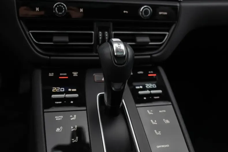 Porsche Macan din 2022 cu 44.100 km - oferta POR166527 - foto 22