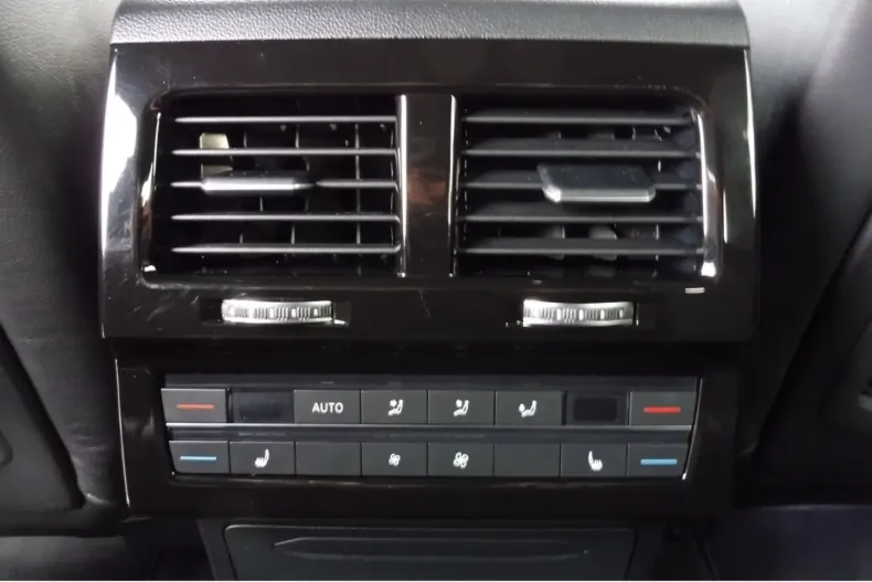 Volkswagen Touareg din 2022 cu 52.736 km - oferta VOL166549 - foto 9