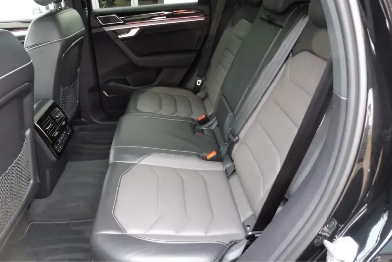 Volkswagen Touareg din 2022 cu 52.736 km - oferta VOL166549 - foto 16