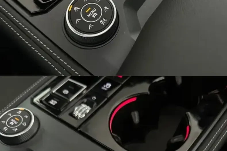 Volkswagen Touareg din 2024 cu 39.000 km - oferta VOL166554 - foto 23