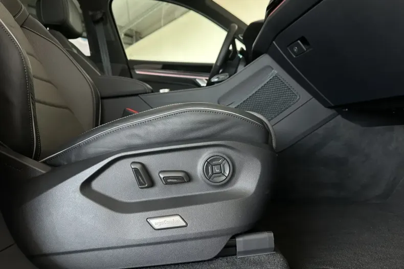 Volkswagen Touareg din 2024 cu 39.000 km - oferta VOL166554 - foto 24