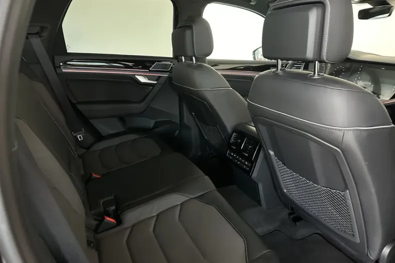 Volkswagen Touareg din 2024 cu 39.000 km - oferta VOL166554 - foto 26