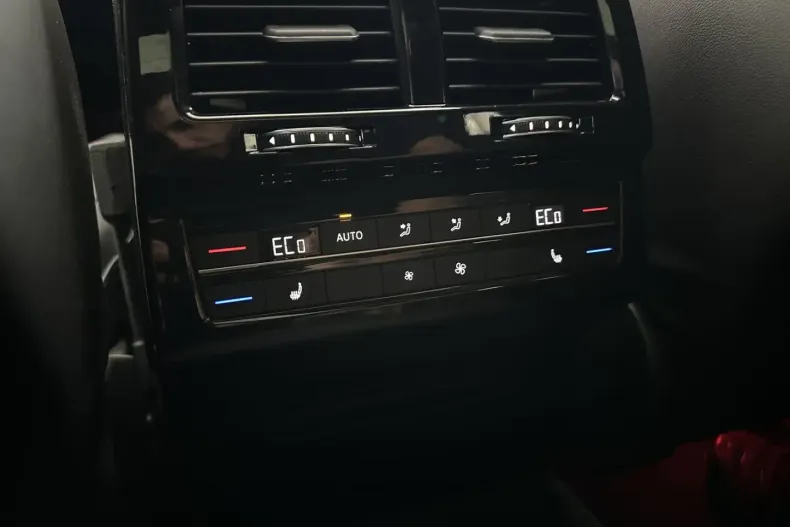 Volkswagen Touareg din 2024 cu 39.000 km - oferta VOL166554 - foto 27