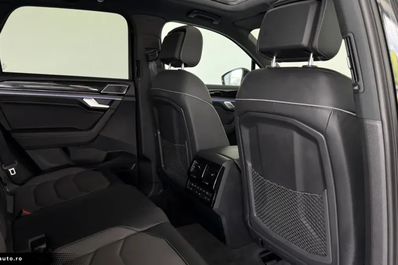 Volkswagen Touareg din 2024 cu 37.300 km - oferta VOL166557 - foto 14