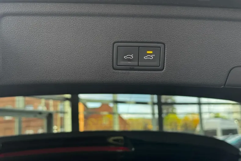 Volkswagen Touareg din 2022 cu 27.500 km - oferta VOL166567 - foto 23