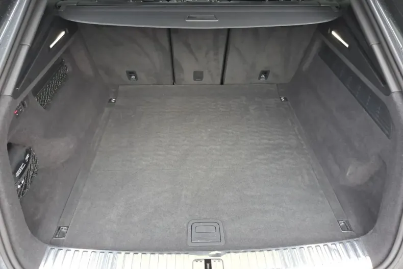 Audi Q8 din 2022 cu 20.467 km - oferta AUD166578 - foto 8